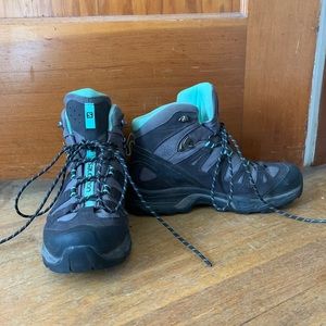 Salomon Womens Quest Prime GTX Hiking Boots Size 8